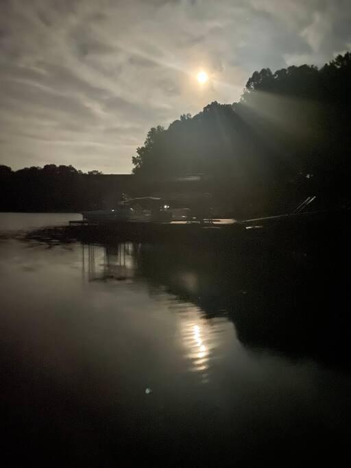 Cozy, Lake Lanier Property With Amazing Views Βίλα Dawsonville Εξωτερικό φωτογραφία